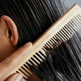 Home remedies to moisturize dry hair ends at home