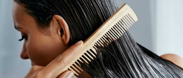 Home remedies to moisturize dry hair ends at home